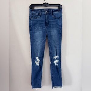 ABERCROMBIE & FITCH Simone
HIGH RISE Waist ANKLE Raw Hem
DISTRESSED Skinny JEANS